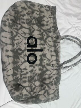 Alo gym bag